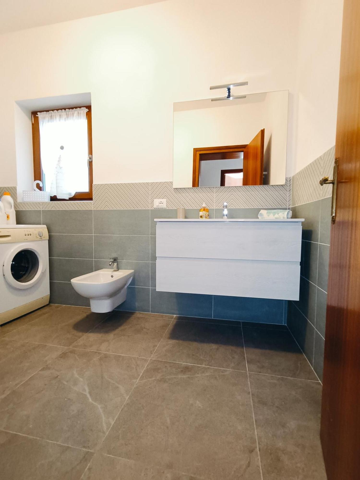 Casa Bruna, 3-room With Private Garden * Torri Del Benaco